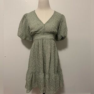 Short Sleeve Lulus Small Dress